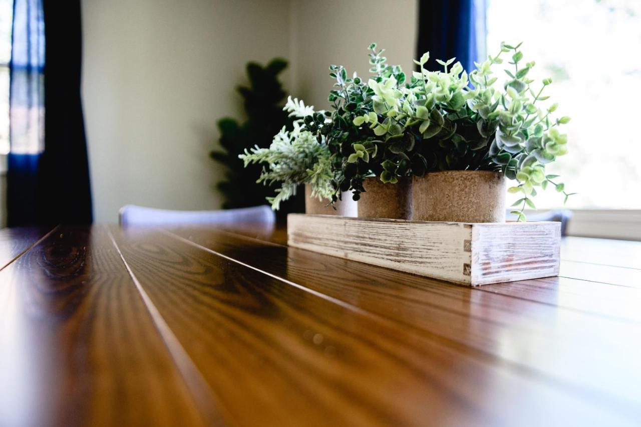 Urban Cottage: Homey & Convenient Хантингтон Экстерьер фото