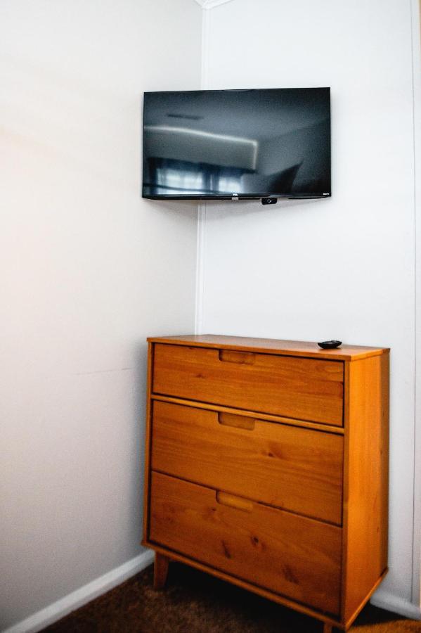 Urban Cottage: Homey & Convenient Хантингтон Экстерьер фото