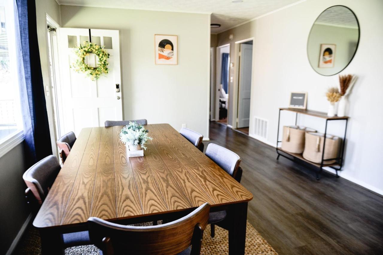 Urban Cottage: Homey & Convenient Хантингтон Экстерьер фото